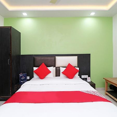 โอโย 33490 โฮเทล ดิ โอเรียนต์ ทรี Hotel อัครา ภายนอก รูปภาพ