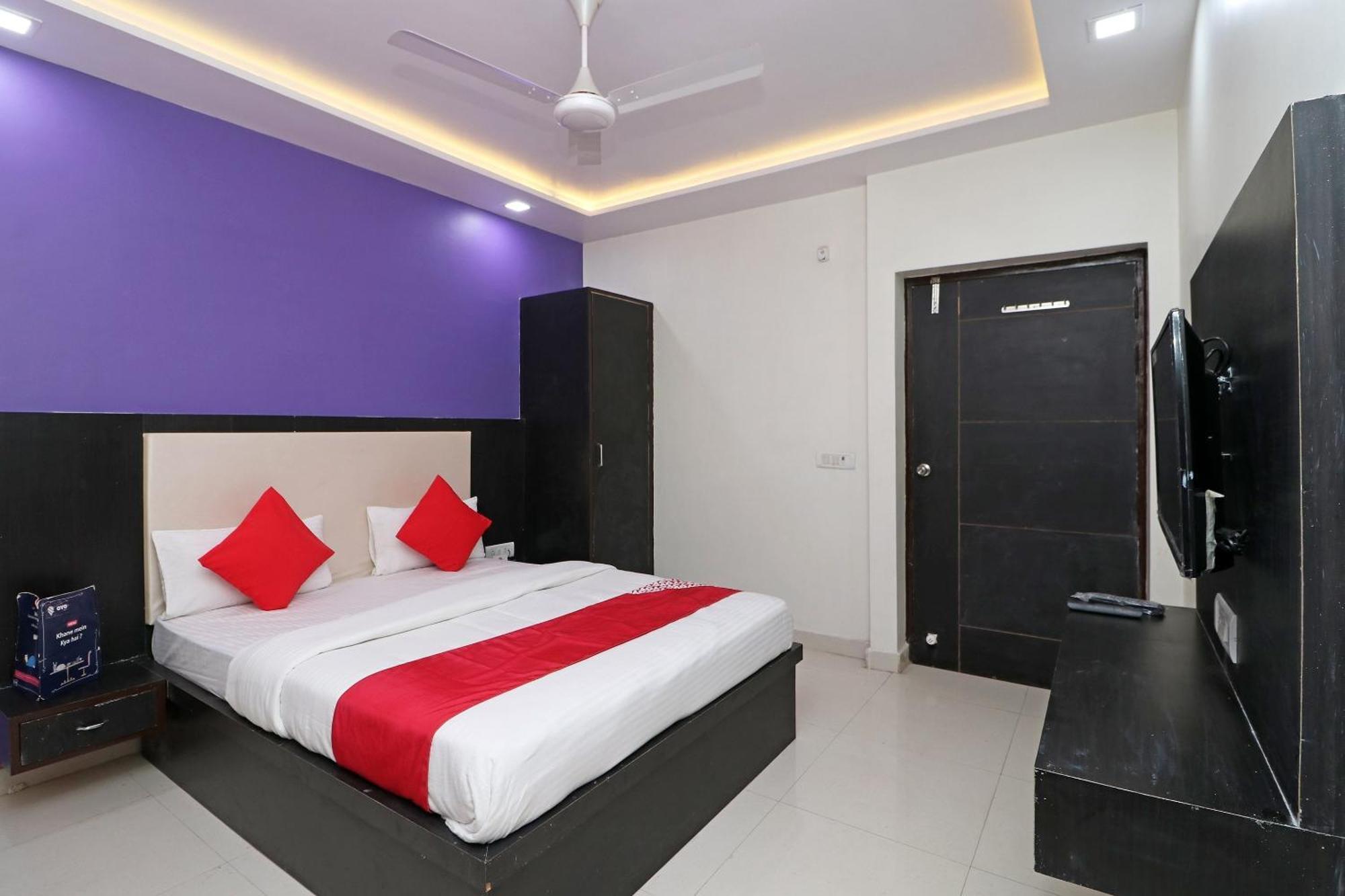 โอโย 33490 โฮเทล ดิ โอเรียนต์ ทรี Hotel อัครา ภายนอก รูปภาพ