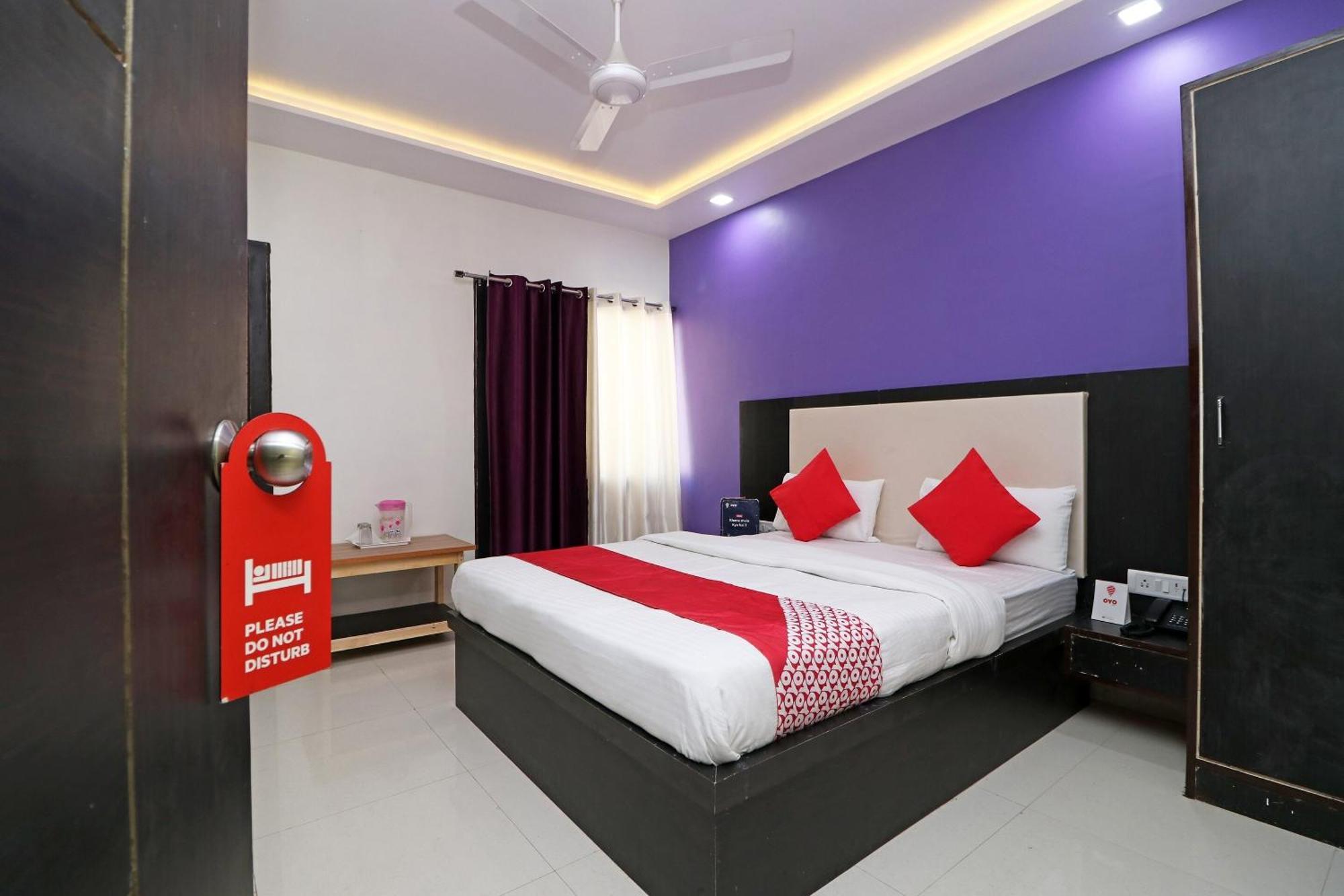 โอโย 33490 โฮเทล ดิ โอเรียนต์ ทรี Hotel อัครา ภายนอก รูปภาพ